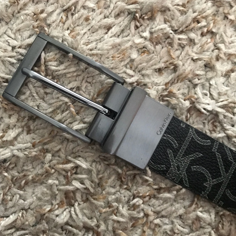 Calvin Klien, twist revers-able belt